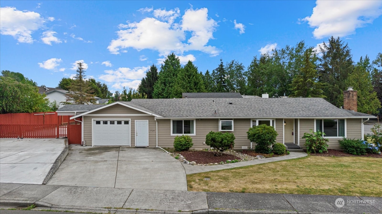 Property Photo:  719  Peace Arch Court  WA 98230 