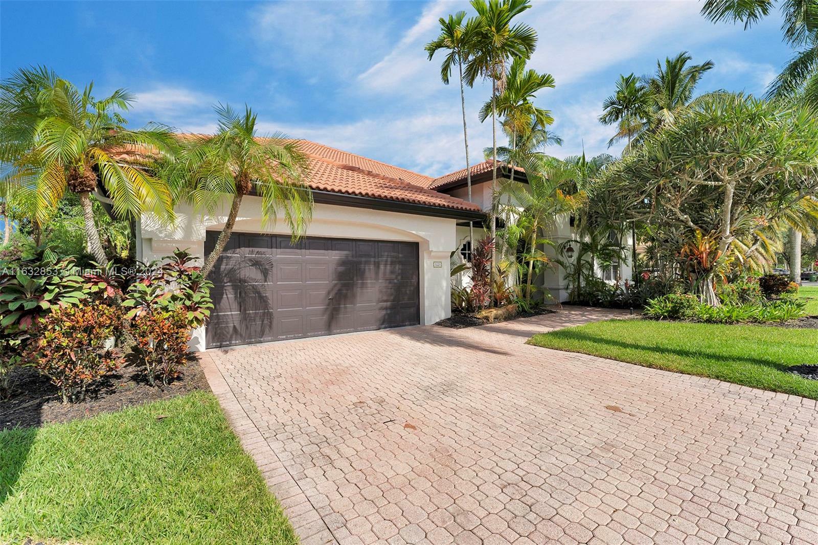 Property Photo:  1021 SW 156th Ave  FL 33027 