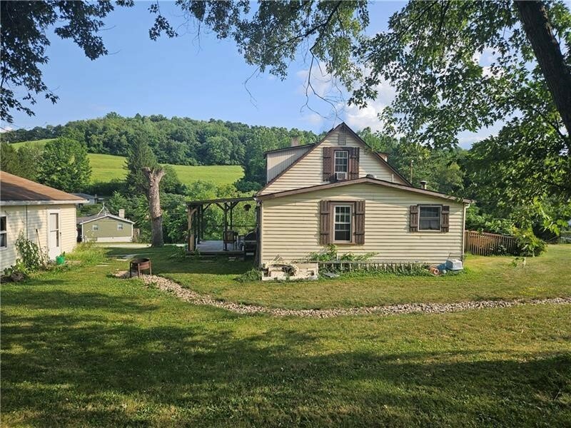 Property Photo:  643 Joffre Bulger Rd  PA 15019 