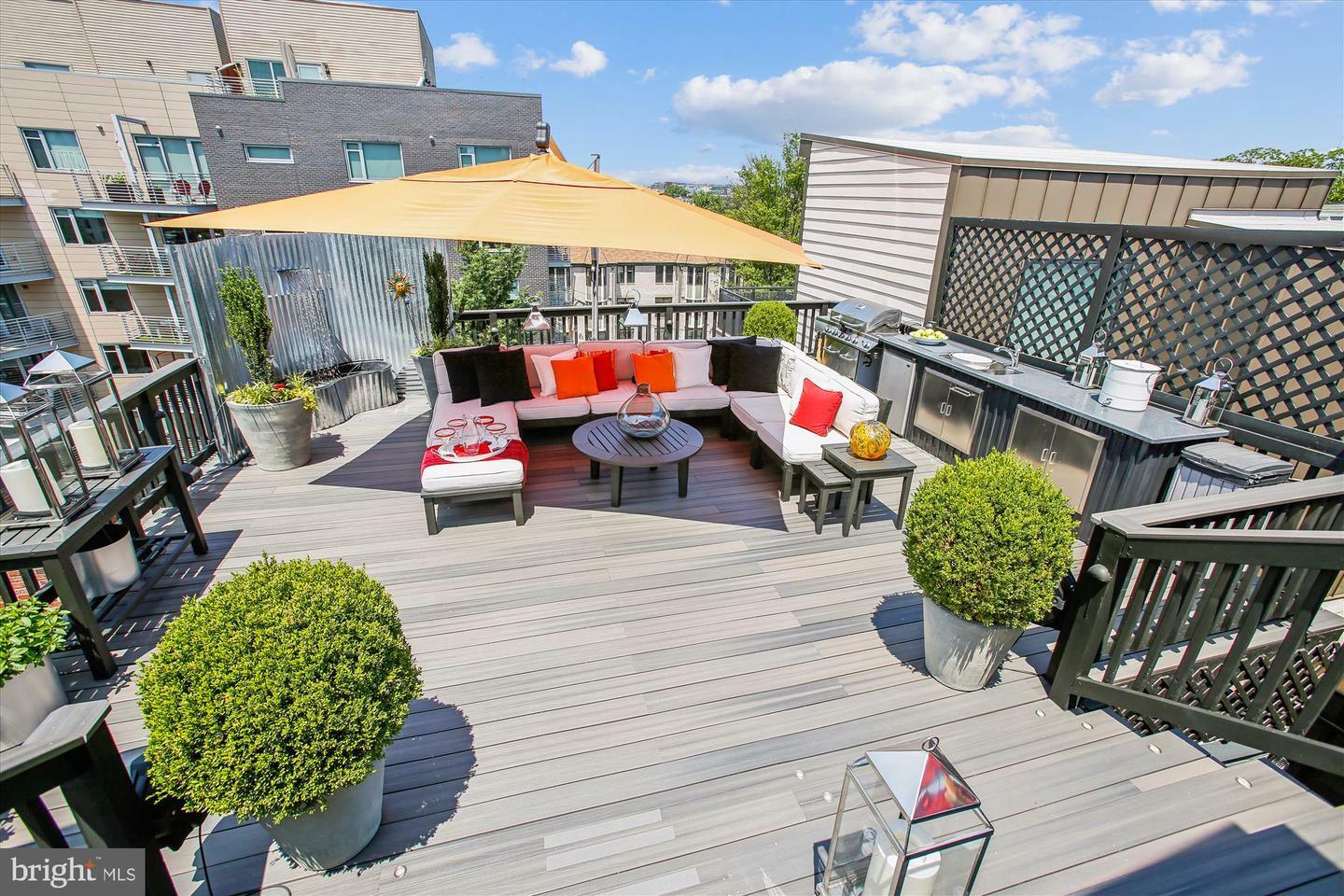 Property Photo:  1217 N Street NW Penthouse  DC 20005 