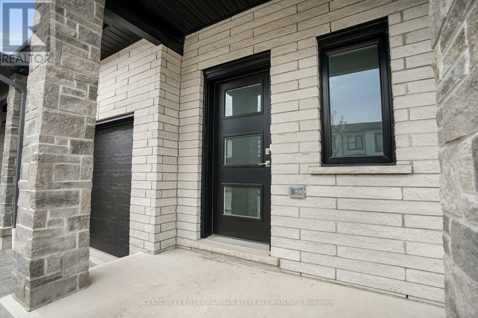 Property Photo: 2700 Buroak Drive 45 ON N6G 5B6