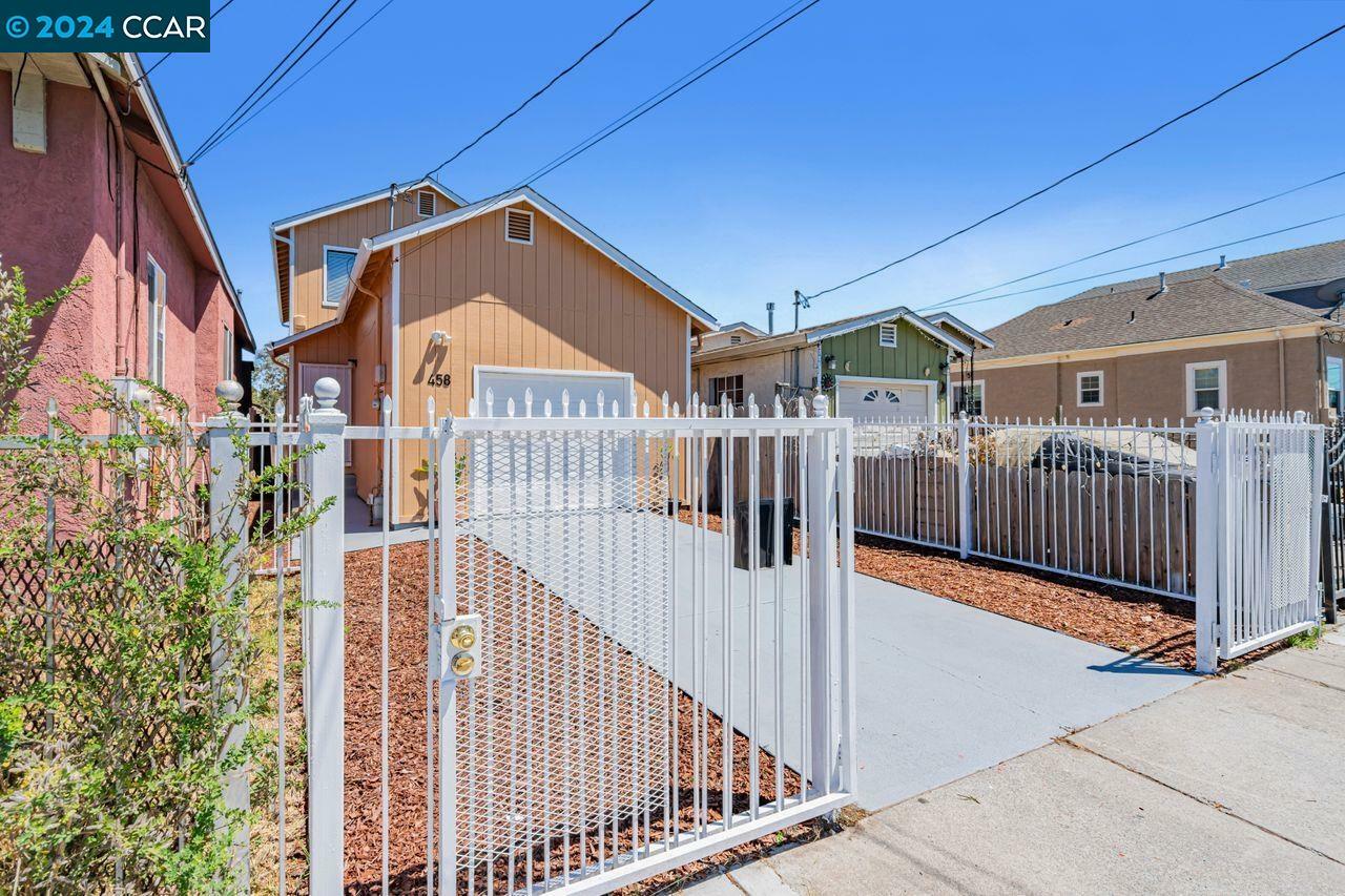 Property Photo:  458 5th St  CA 94801 