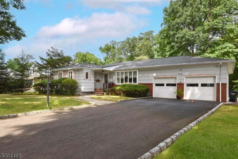 Property Photo:  68 Stonehenge Ter  NJ 07066 