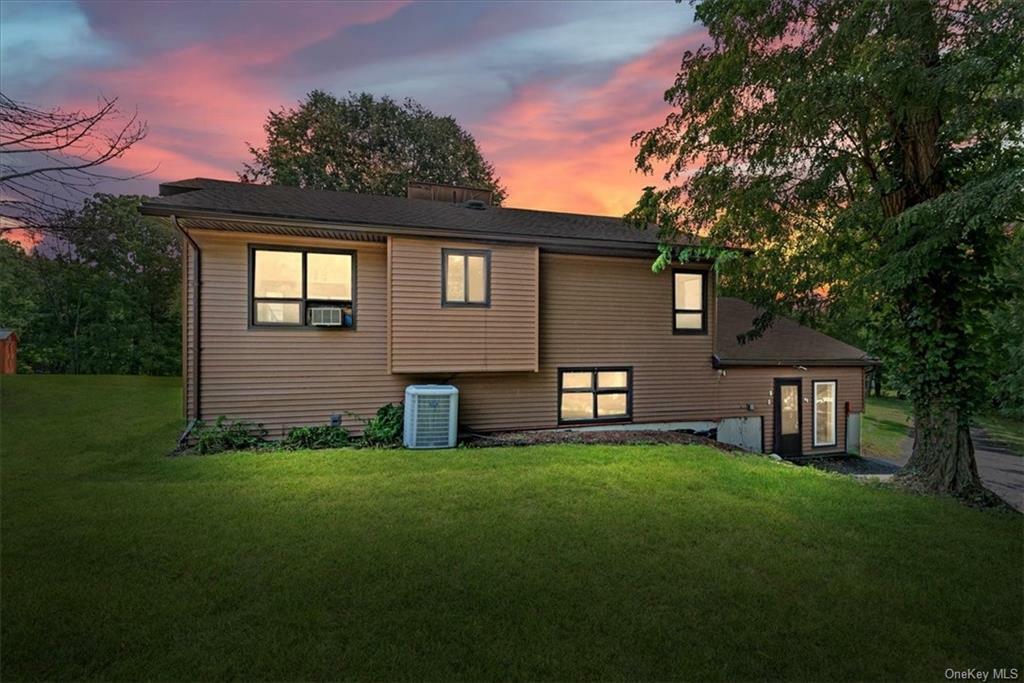 Property Photo:  40 Felter Hill Road  NY 10950 