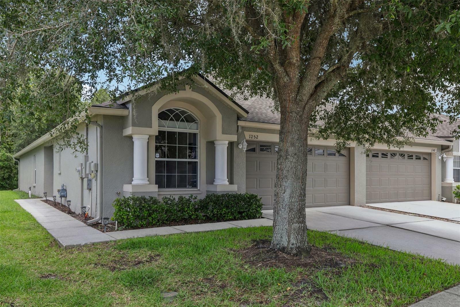 Property Photo:  1252 Bensbrooke Drive  FL 33543 