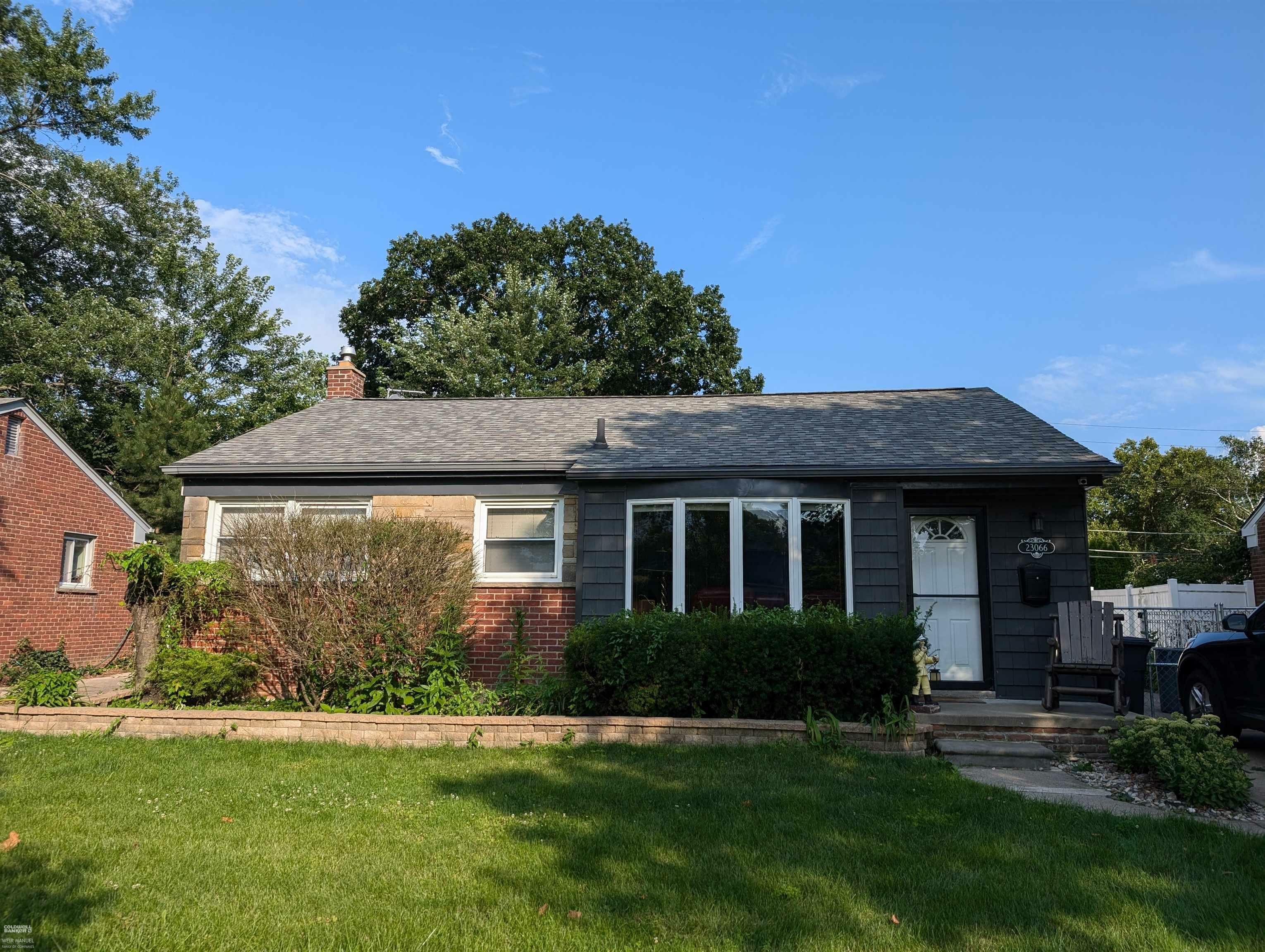 23066 Englehardt  Saint Clair Shores MI 48080 photo