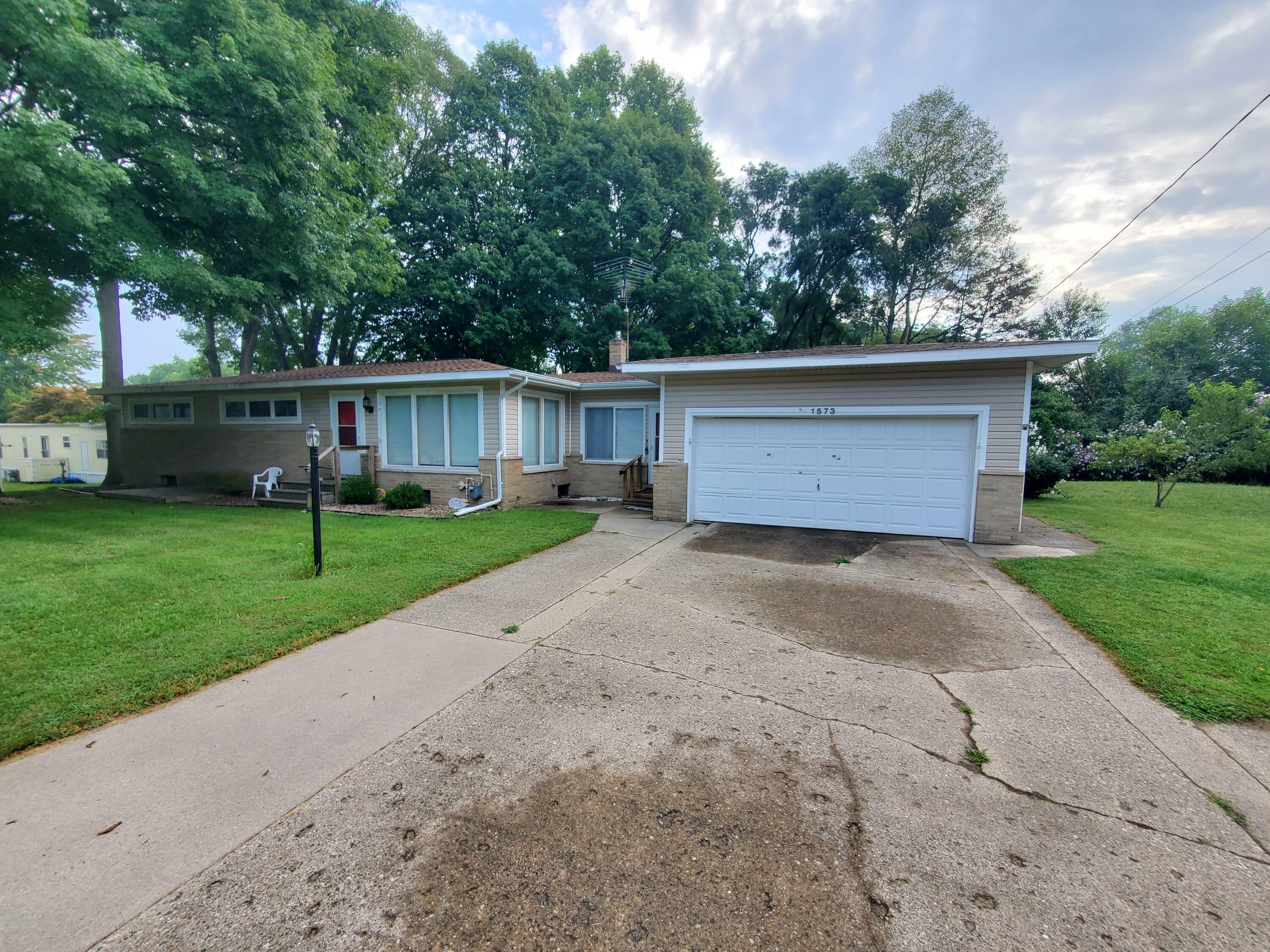 Property Photo:  1573 34th Street  MI 49010 