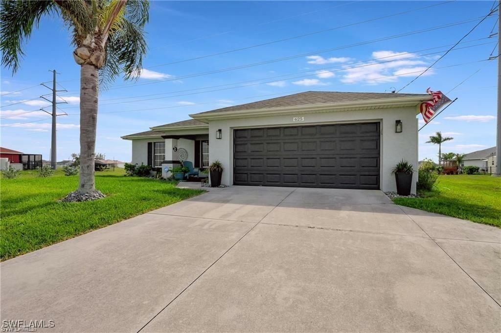 Property Photo:  625 El Dorado Boulevard N  FL 33993 