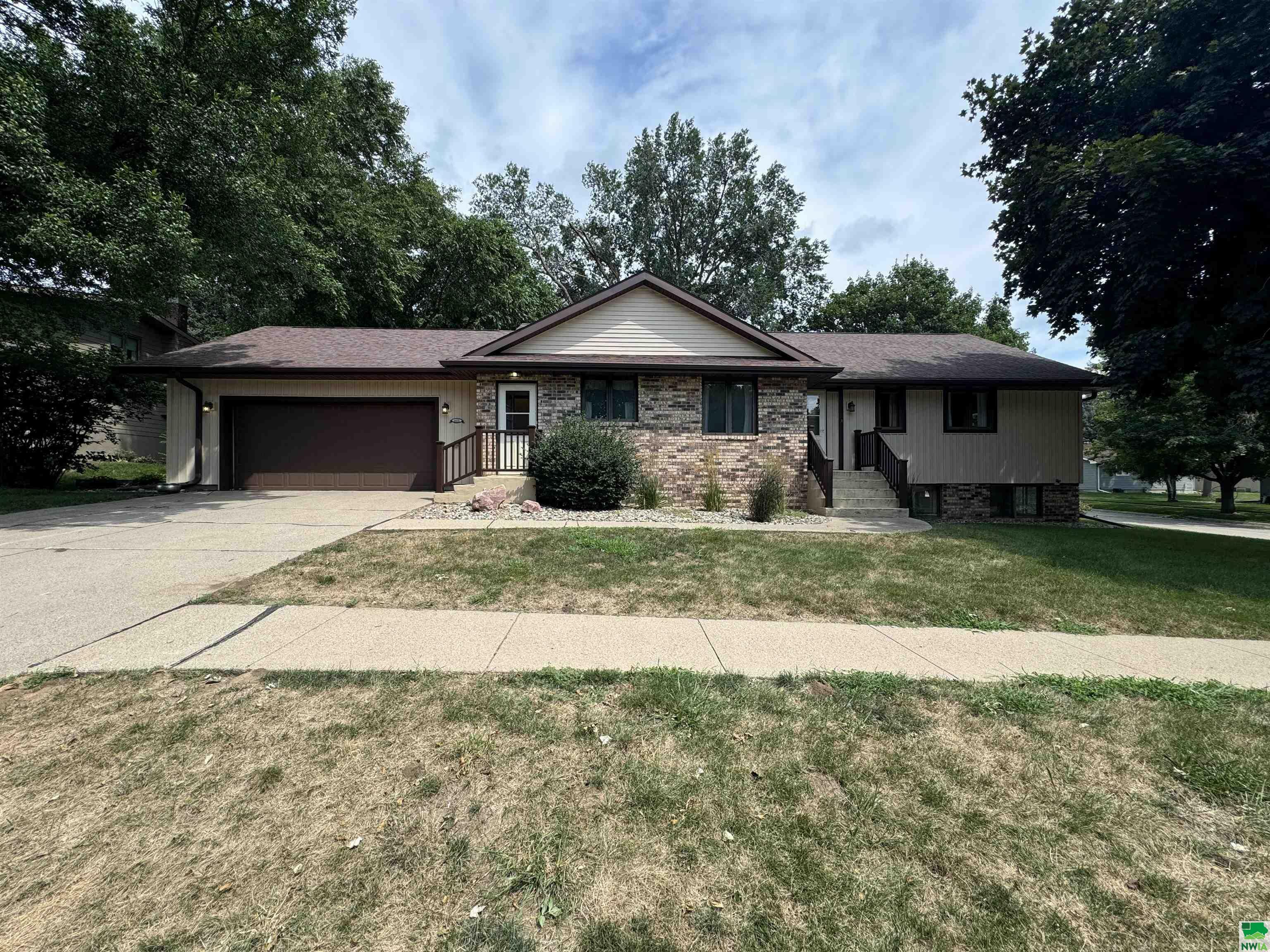 Property Photo:  1432 1st Ave SW  IA 51031 