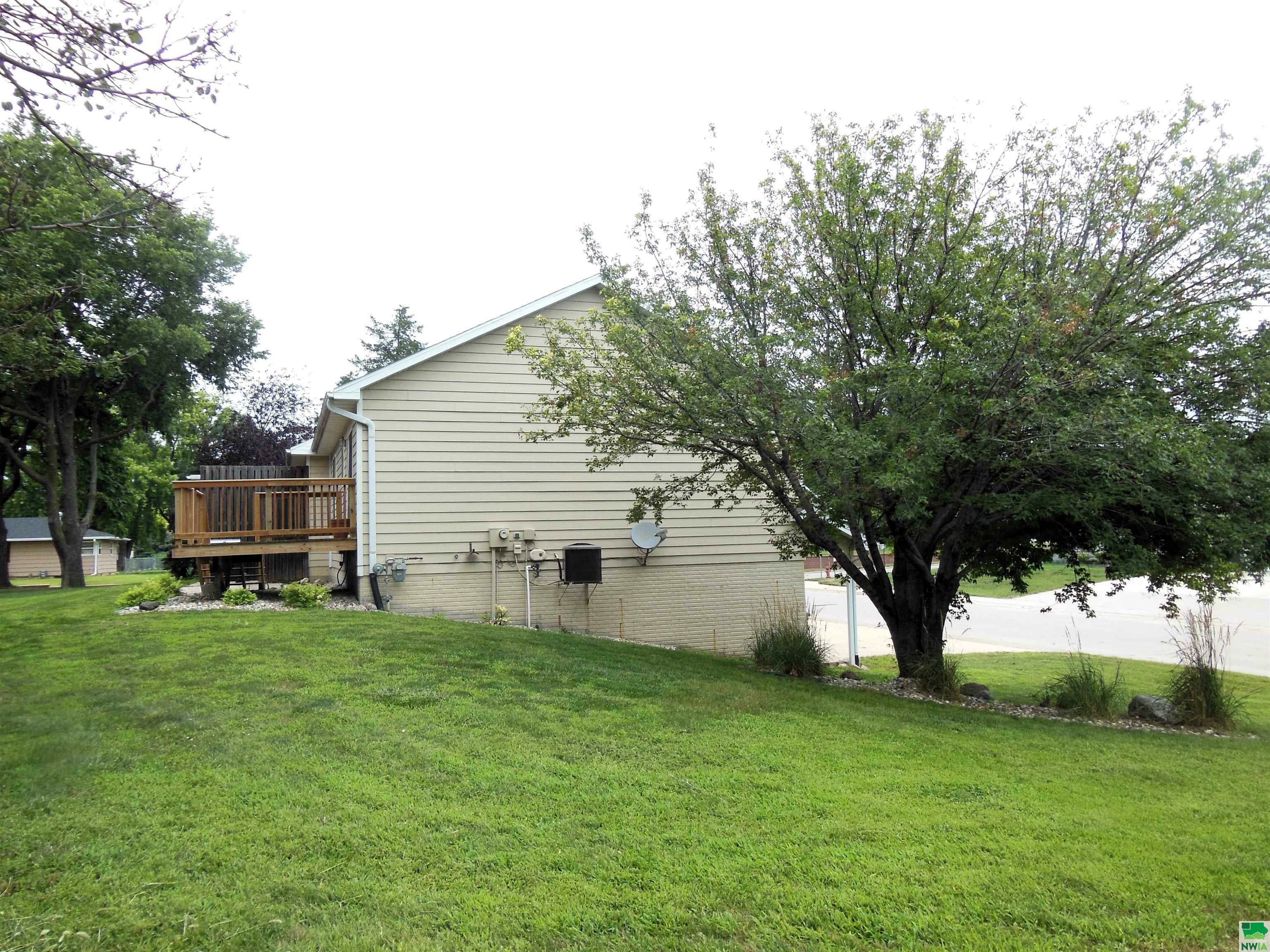 Property Photo:  303 S. Pearl St.  SD 57025 