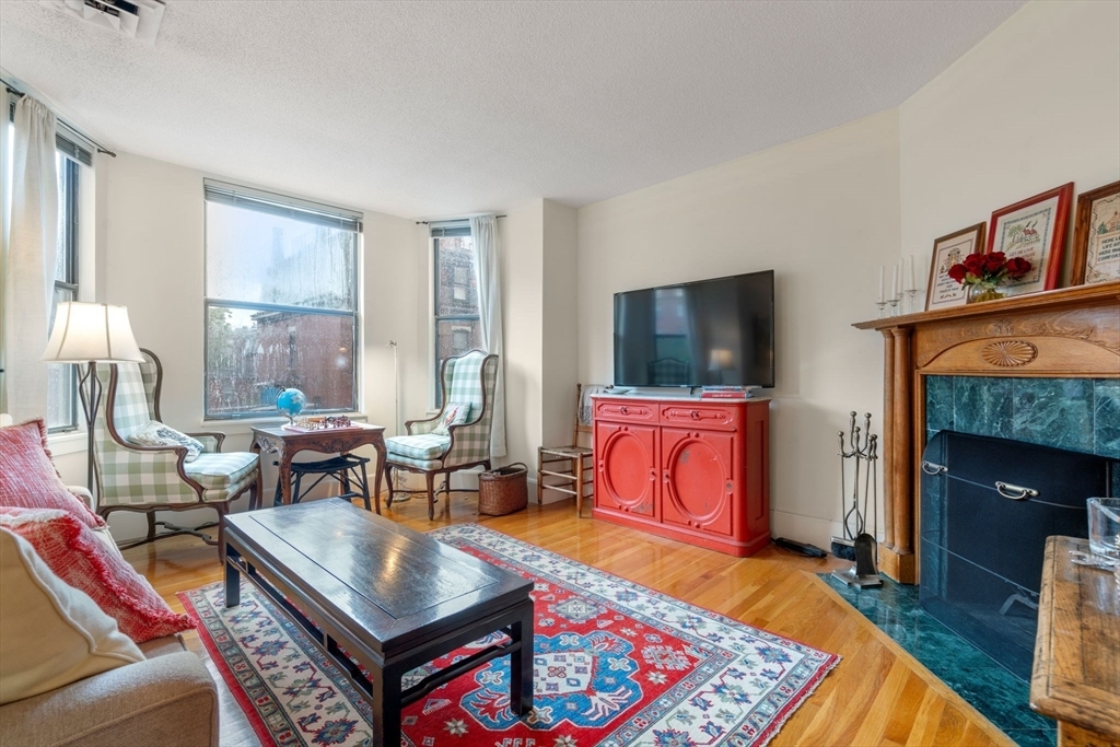 Property Photo:  199 Marlborough St. 303  MA 02116 