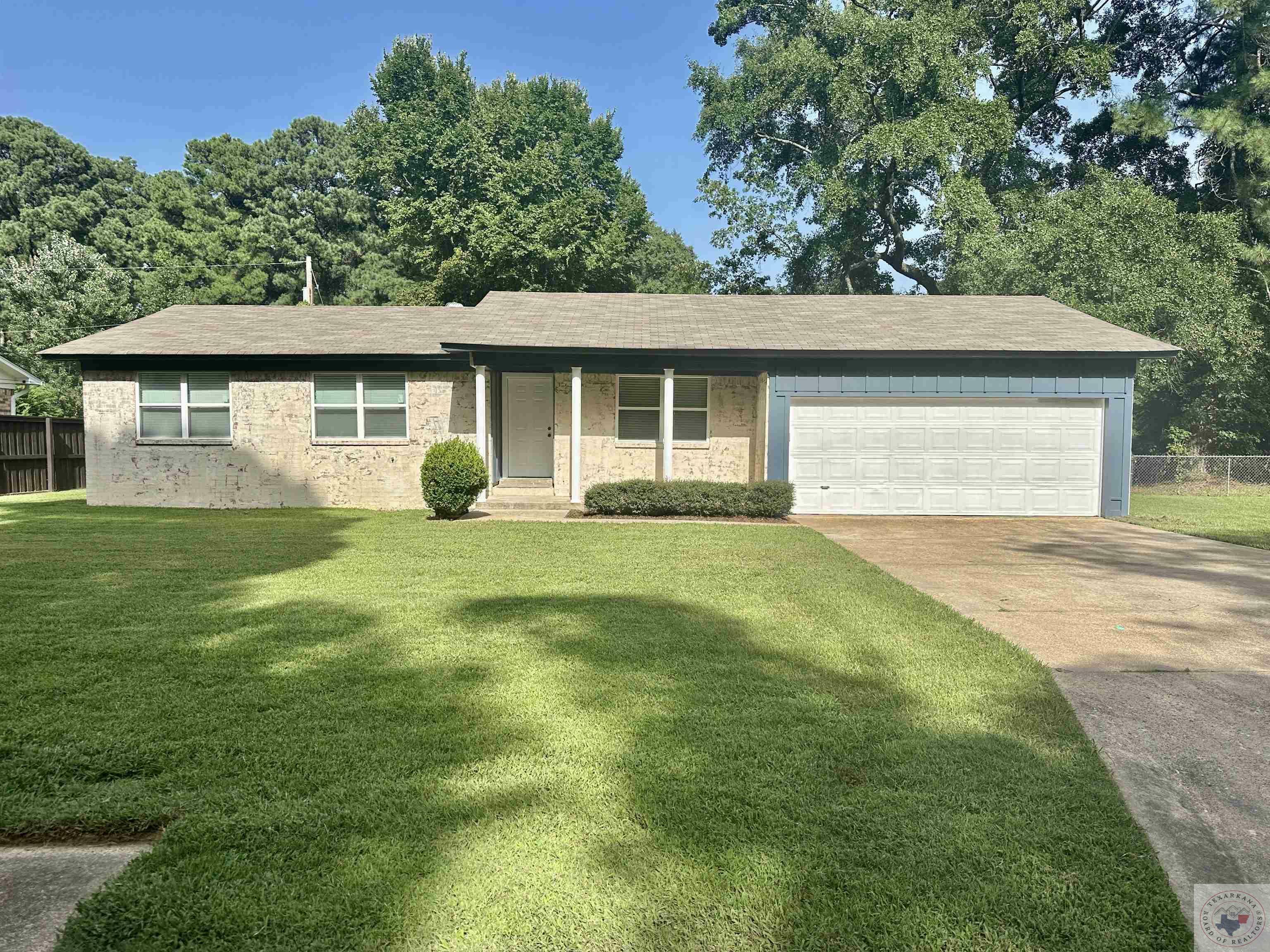 2112 Franklin Dr  Texarkana AR 71854 photo