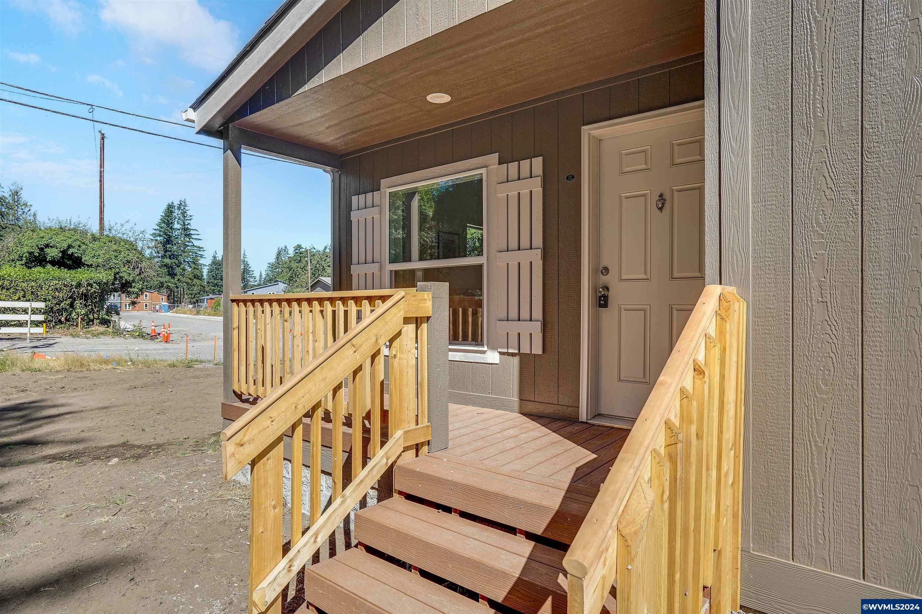 Property Photo: 768 NW Sunset St OR 97360