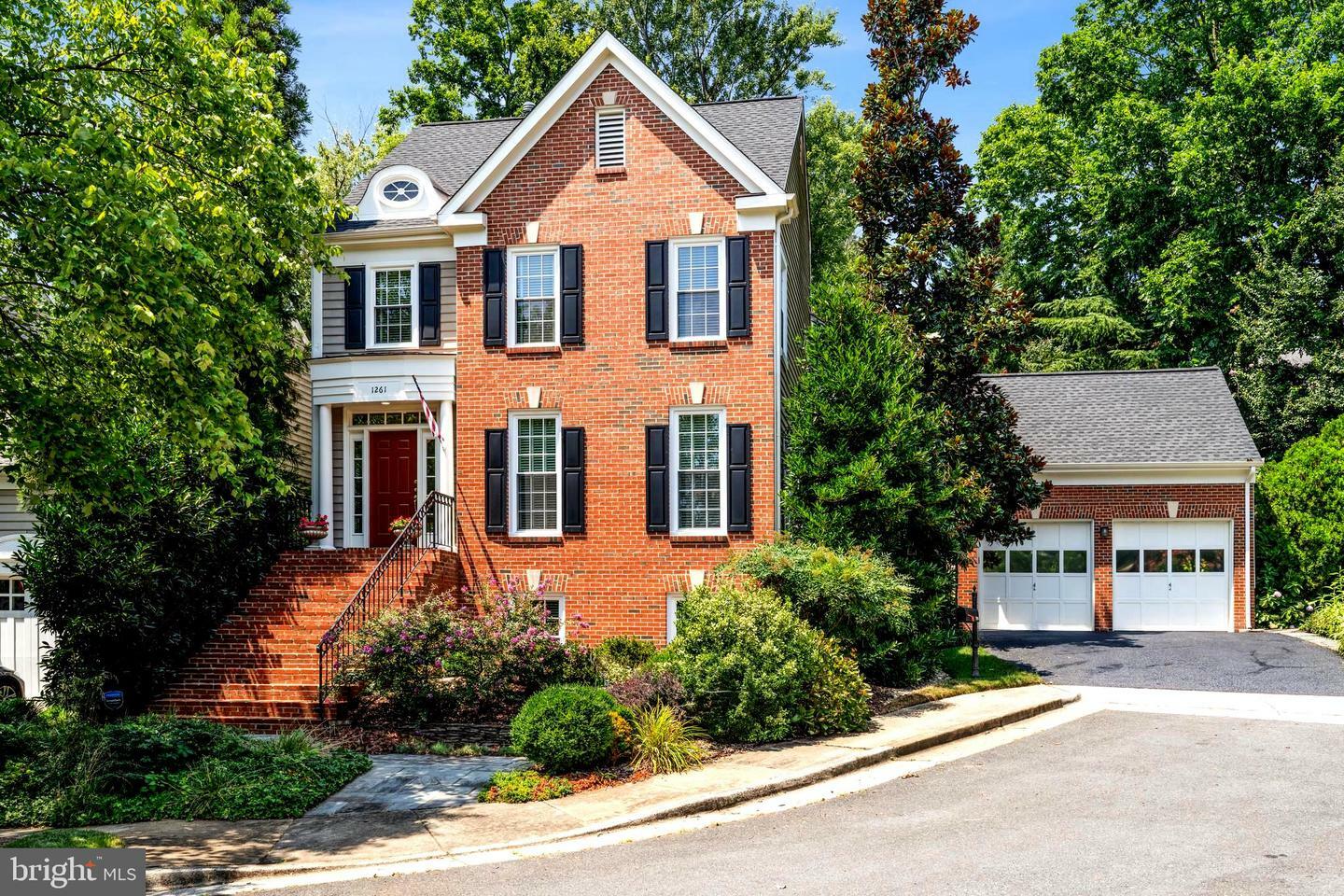 1261 Dartmouth Court  Alexandria VA 22314 photo