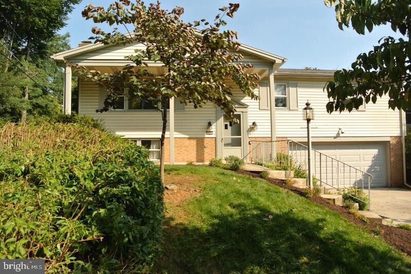 Property Photo:  421 Park Hills Drive  PA 17055 