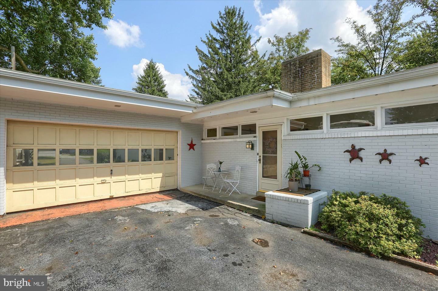 Property Photo:  1060 S Forge Road  PA 17078 