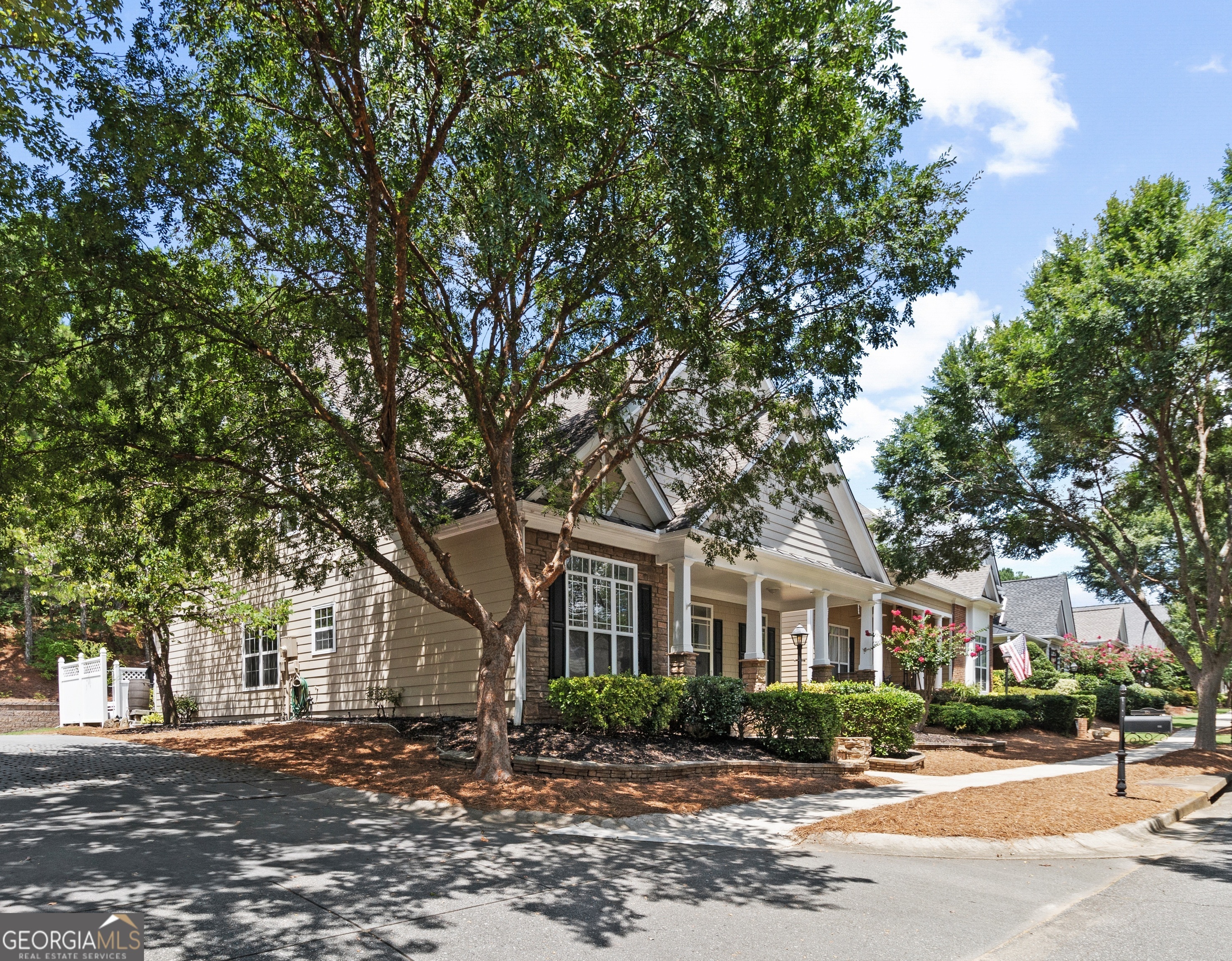 Property Photo: 829 Scales Road GA 30024
