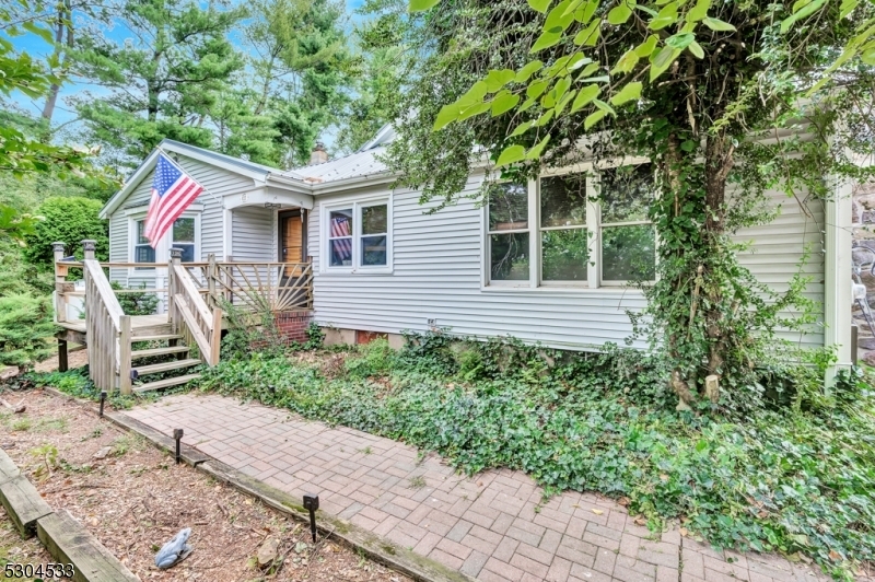 Property Photo:  122 Featherbed Ln  NJ 08822 