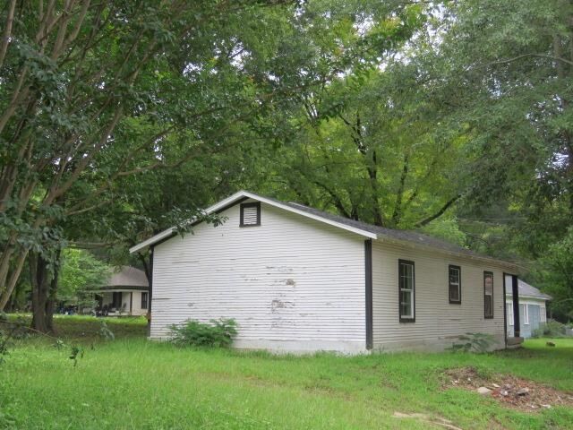 Property Photo:  608 S Montgomery St  TX 75644 