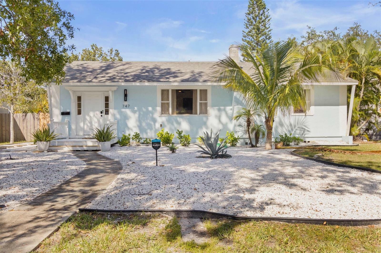 Property Photo:  747 39th Avenue NE  FL 33703 