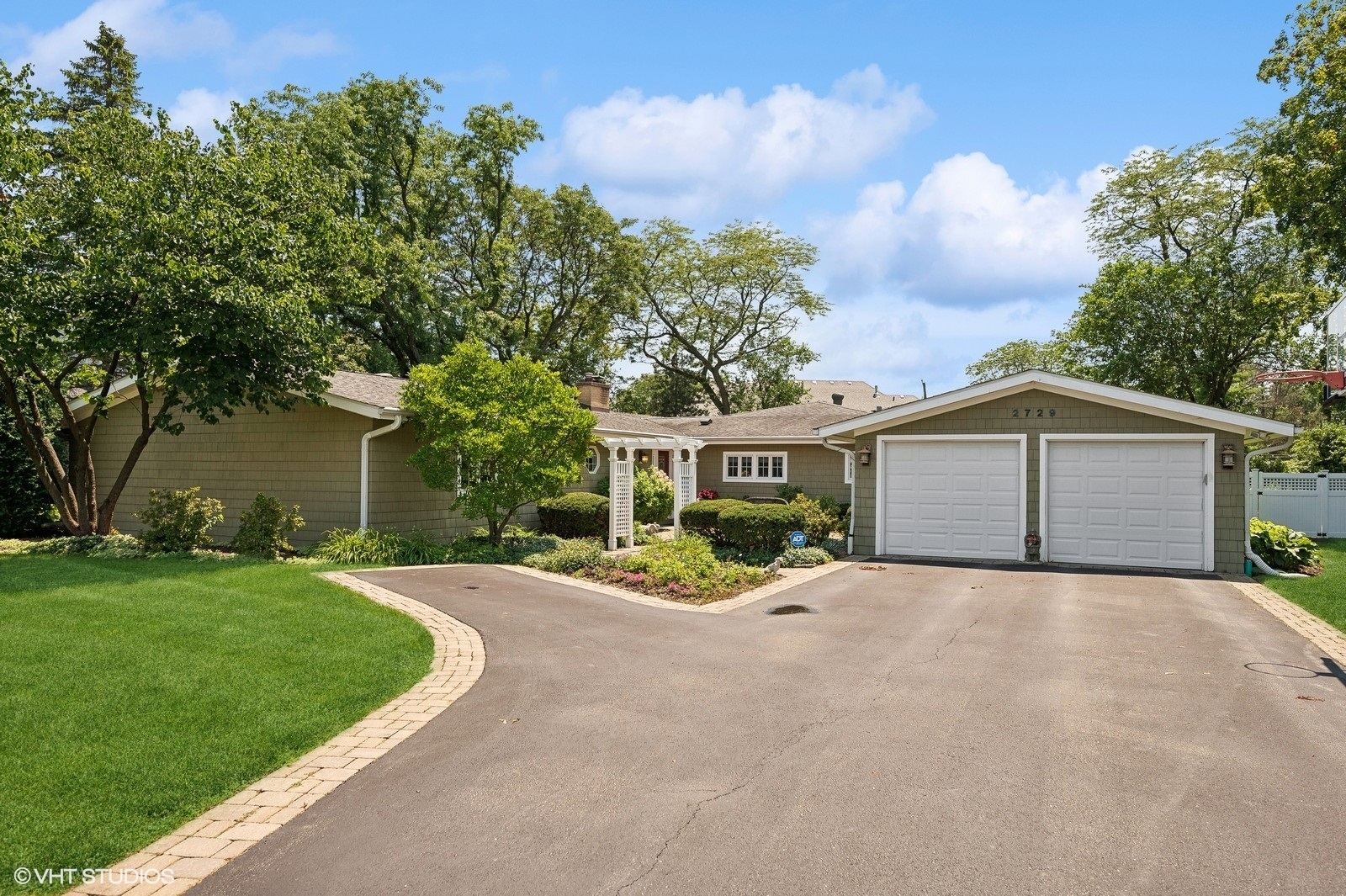 Property Photo:  2729 Longmeadow Drive  IL 60062 