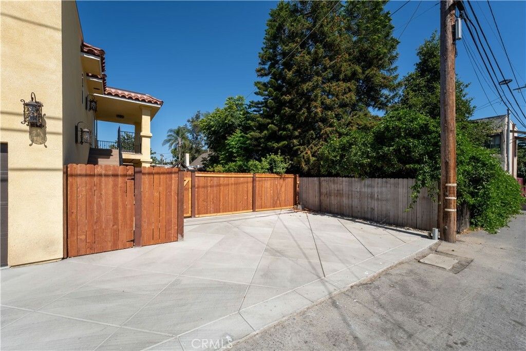 Property Photo:  711 N Clementine Street B  CA 92805 