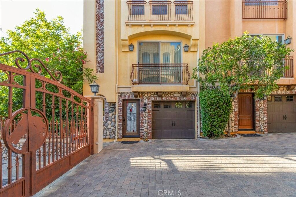 Property Photo: 10154 Fernglen Avenue 1 CA 91042
