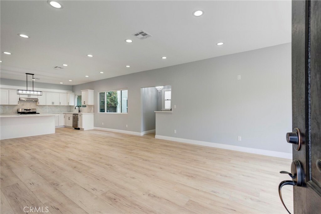 Property Photo:  1243 Meadowbrook Avenue  CA 90019 