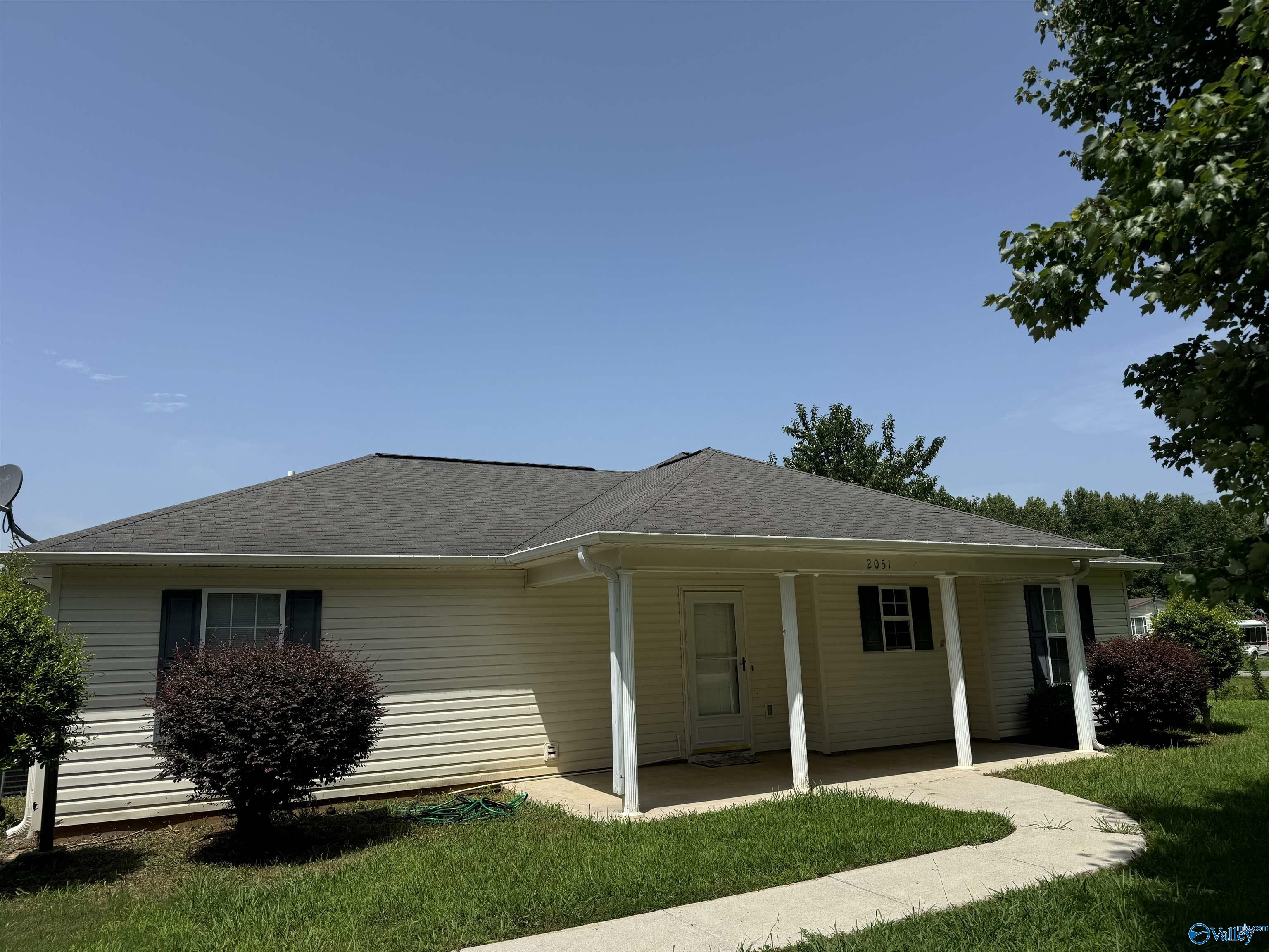 Property Photo:  2051 Ready Section Road  AL 35753 