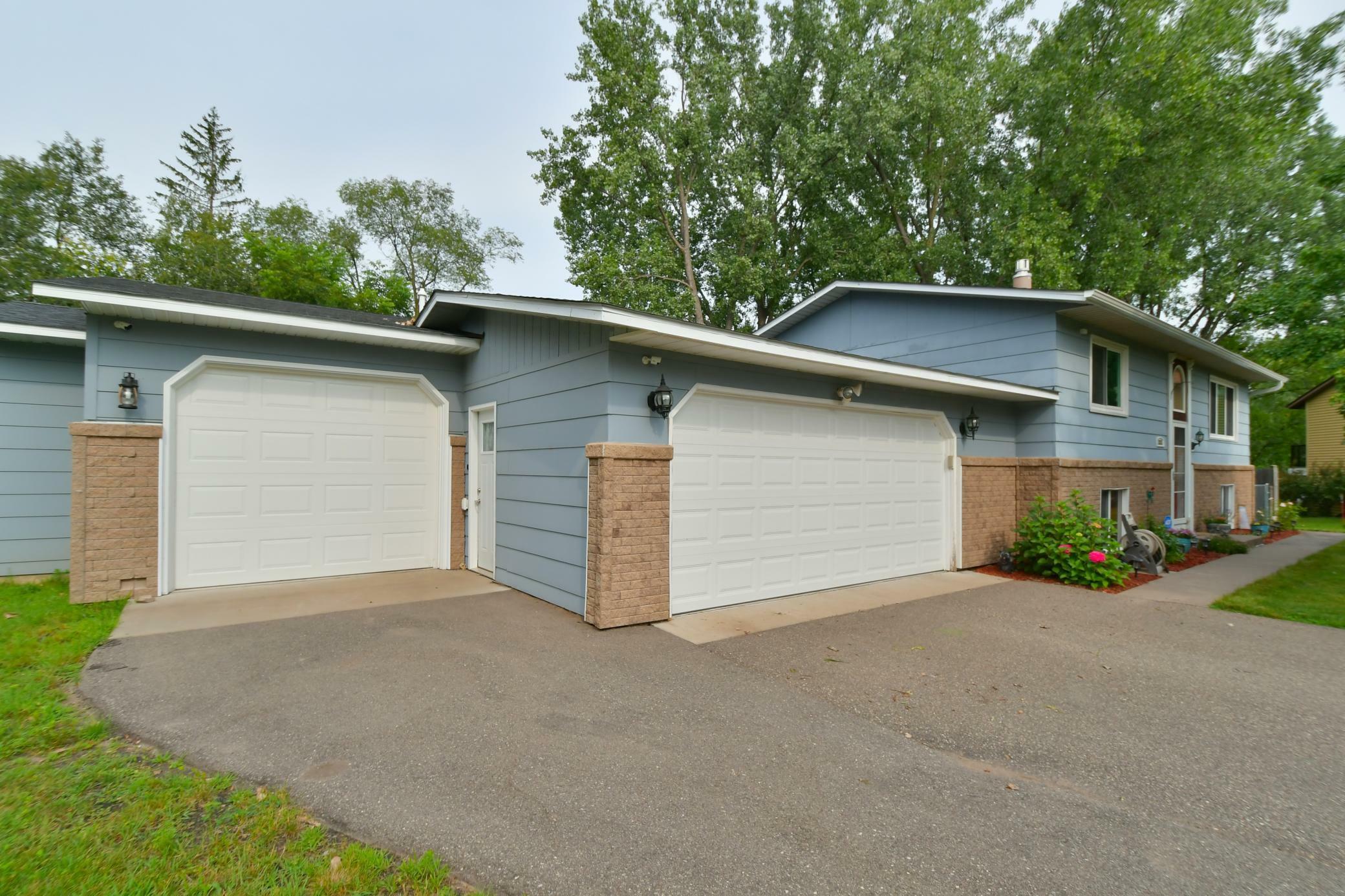 Property Photo:  2212 Ryan Court E  MN 55109 