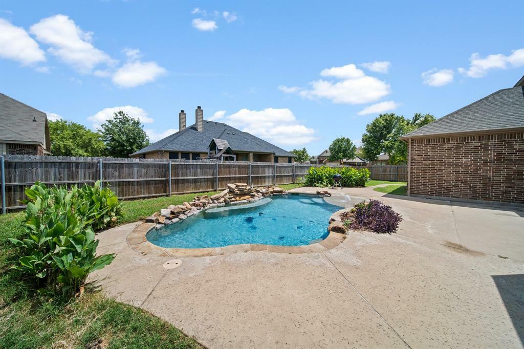 Property Photo:  5038 W Fall Drive  TX 76065 