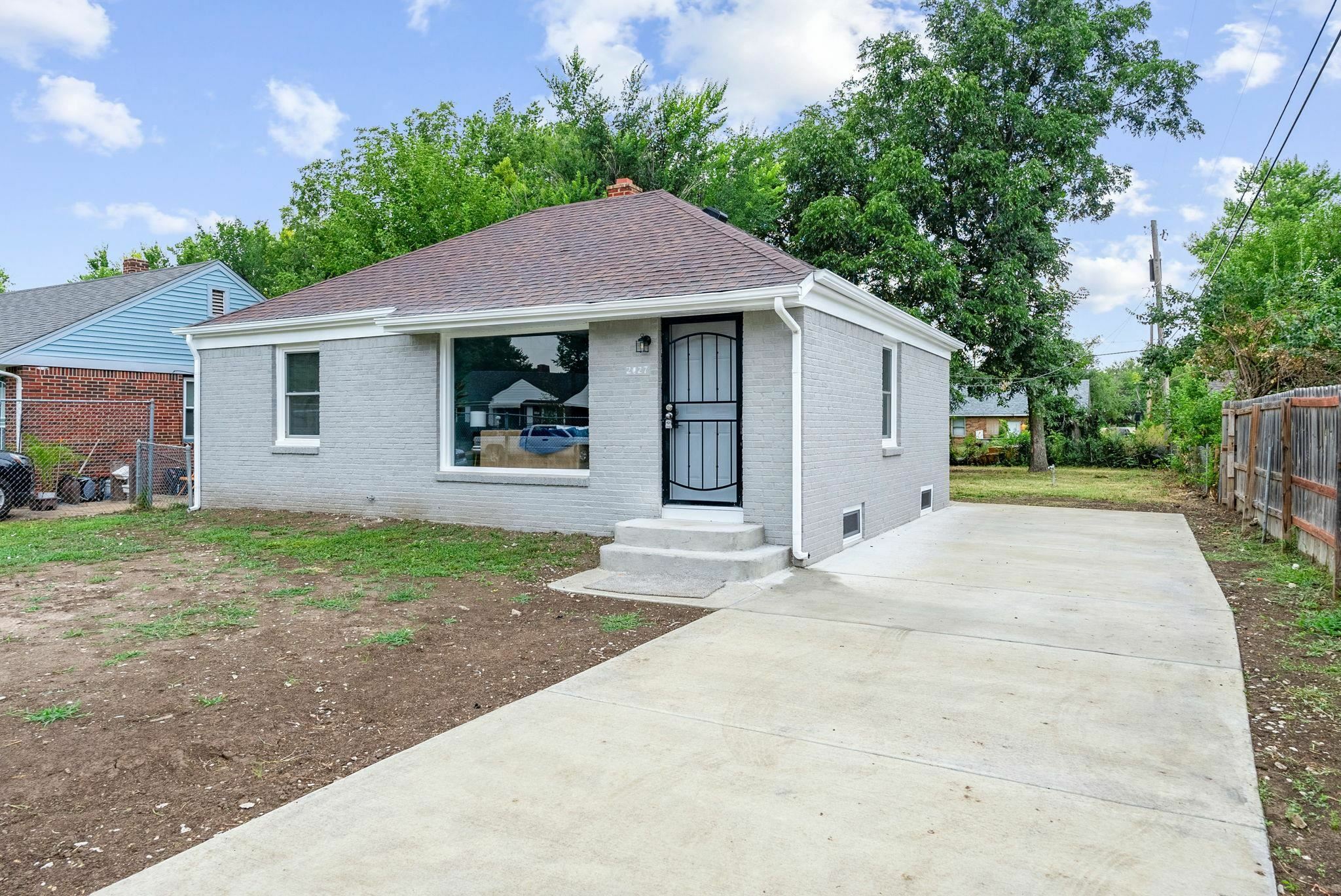 Property Photo:  2027 N Spruce St  KS 67214 