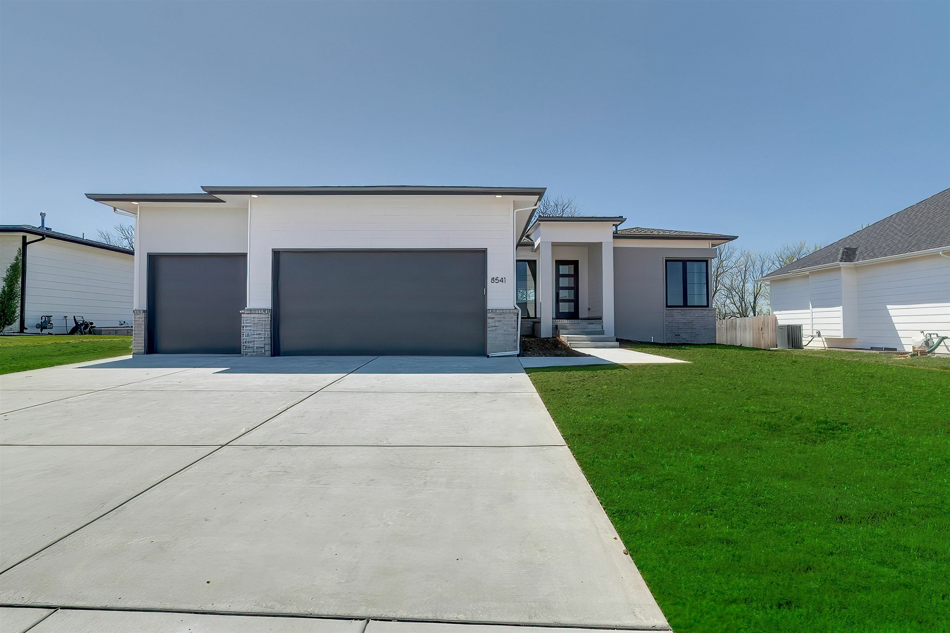 Property Photo:  8541 E Bradford St  KS 67210 