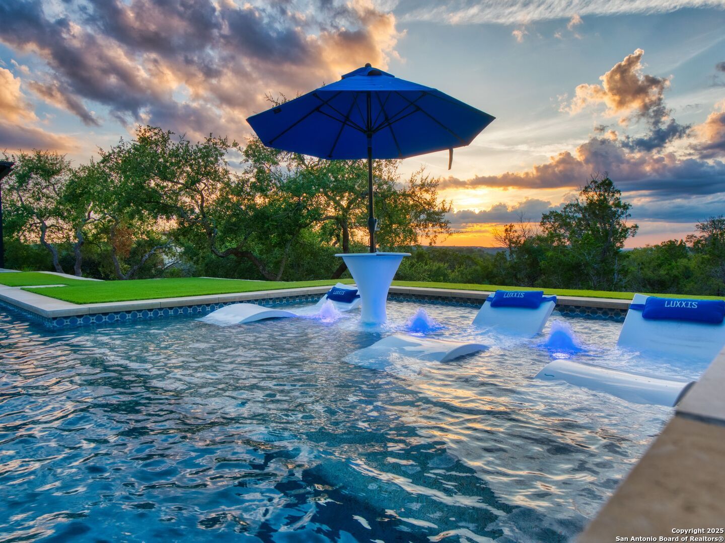 Property Photo: 1104 Summit Ridge Dr TX 78132