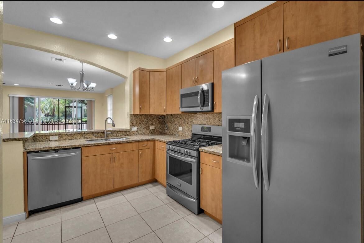Property Photo: 2901 NW 126th Ave 2-224 FL 33323