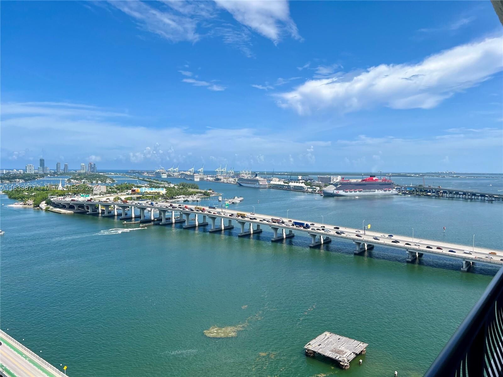 Property Photo:  555 NE 15th St 28B  FL 33132 
