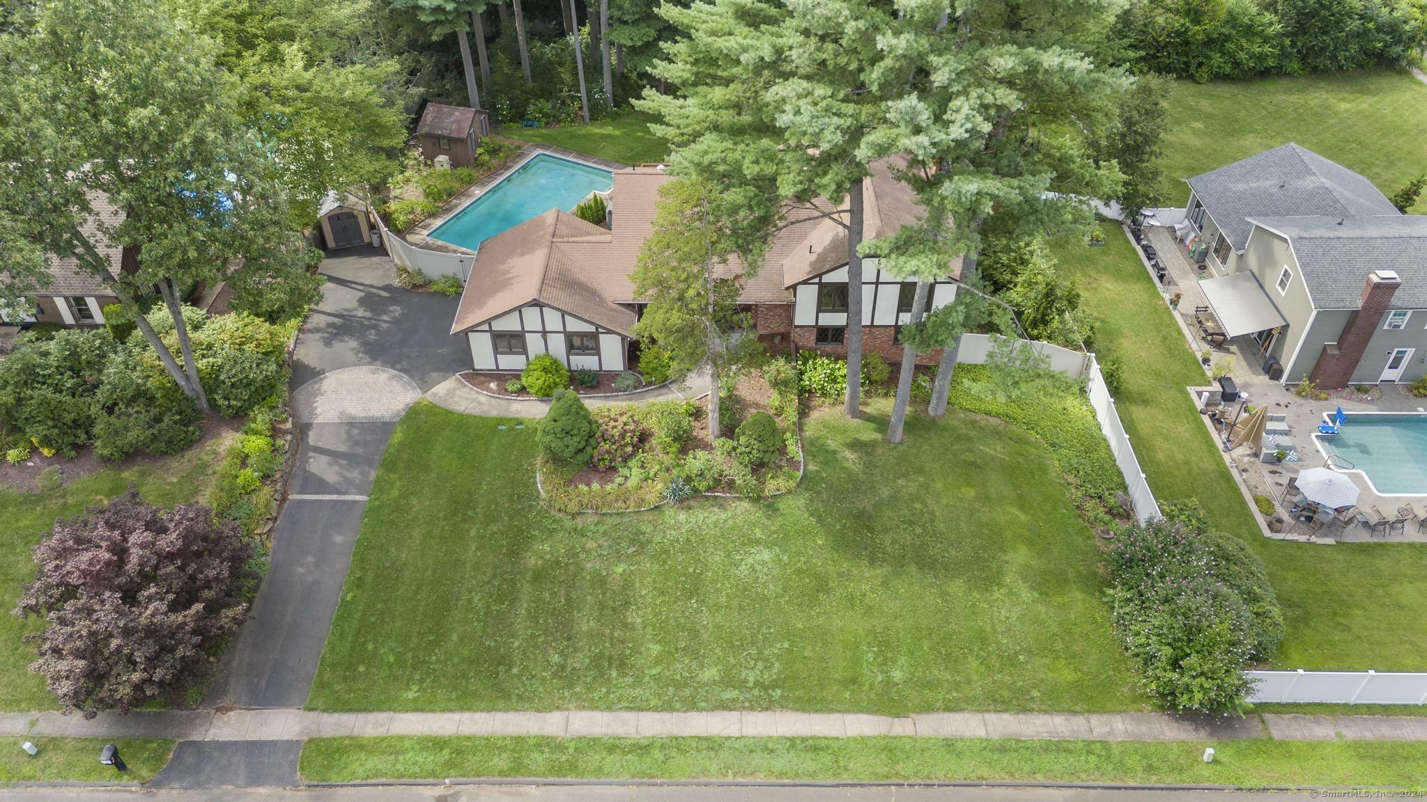 Property Photo:  22 Quail Hollow Drive  CT 06489 