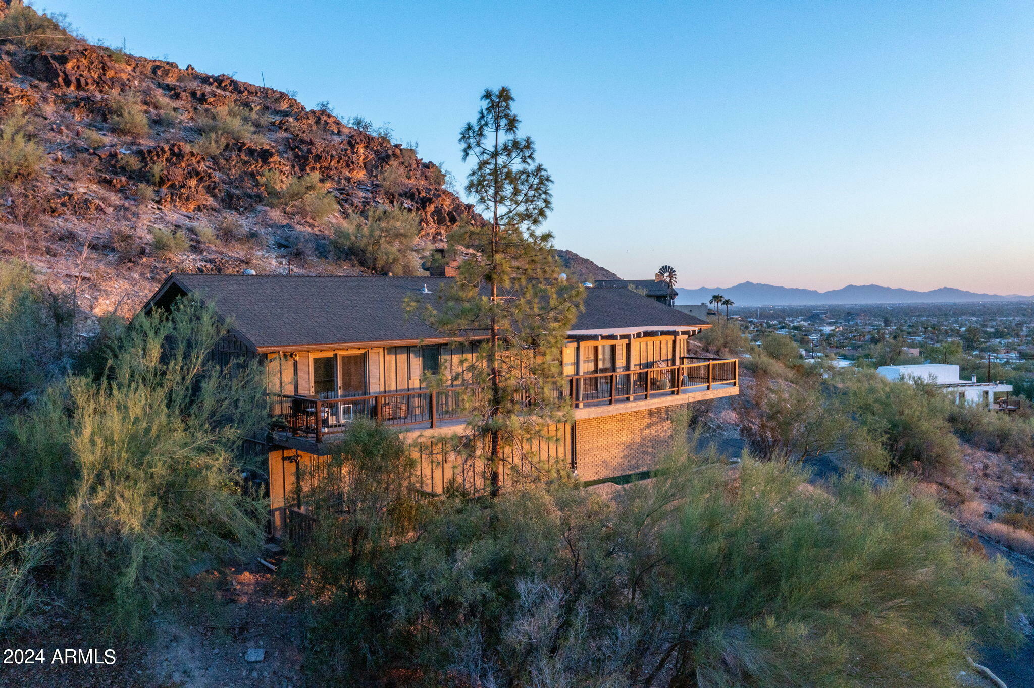 Property Photo:  1821 E Cinnabar Avenue  AZ 85020 