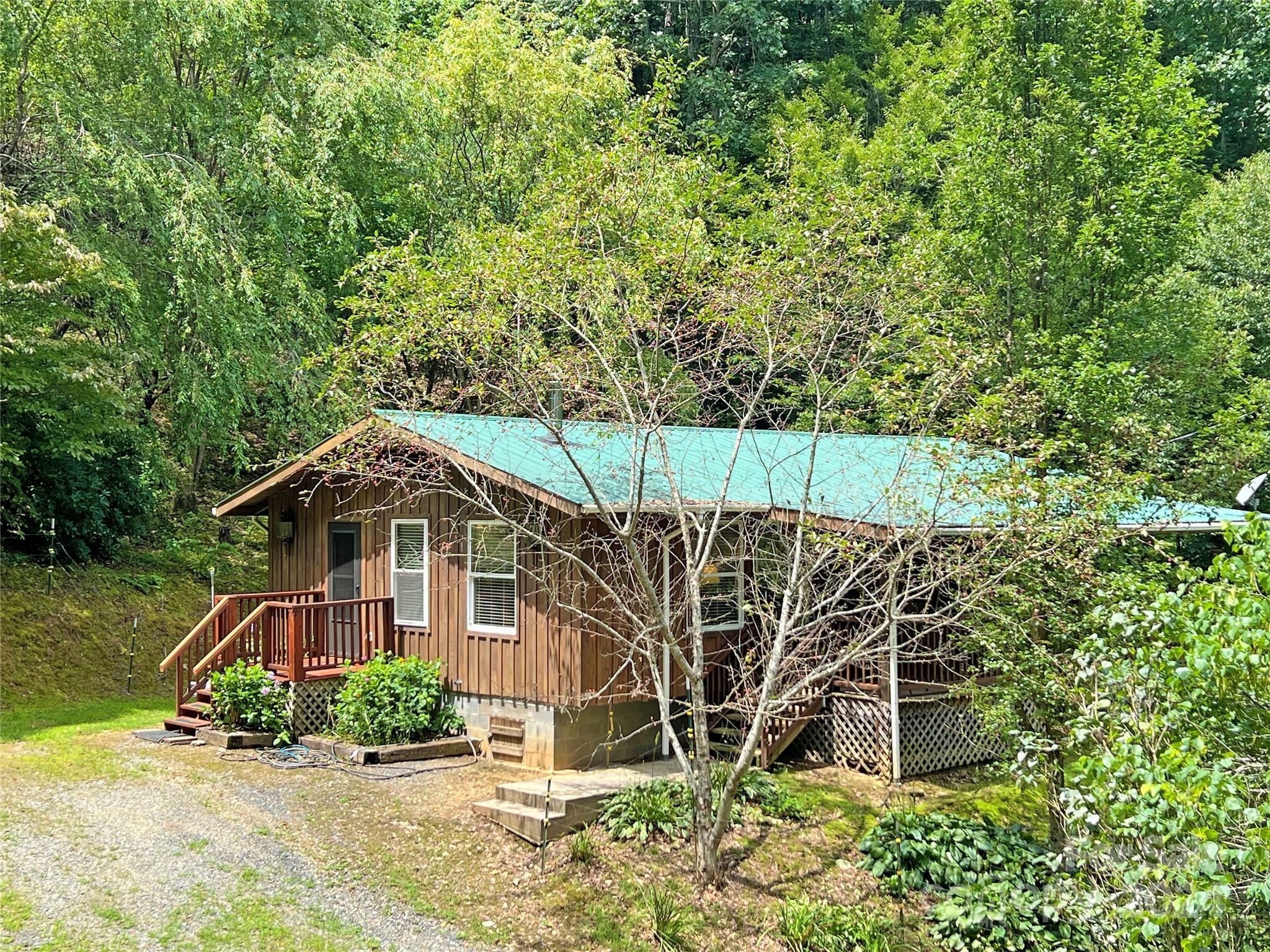 Property Photo:  833 Sprinkle Branch Road  NC 28753 