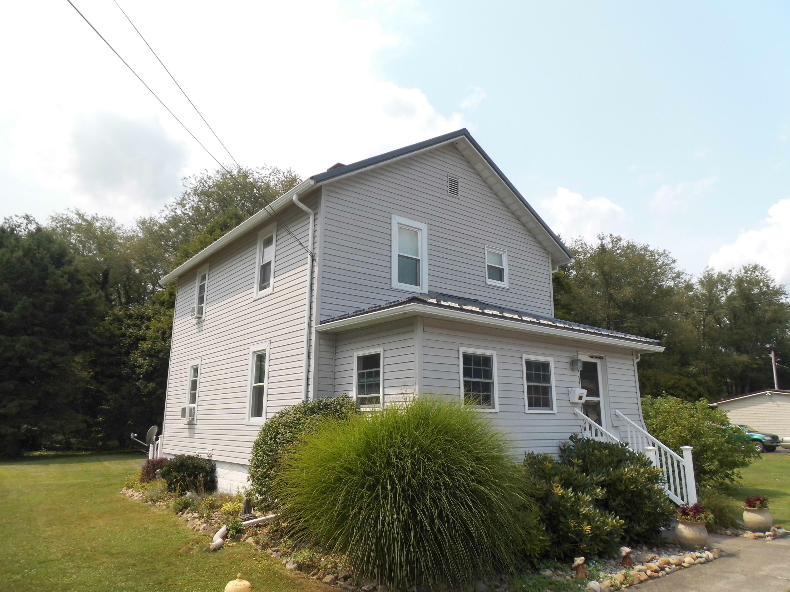 Property Photo:  1115 Pershing Ave  PA 15824 