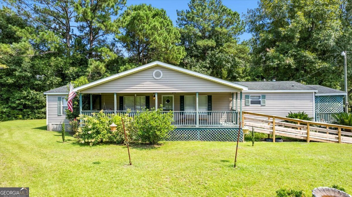 Property Photo:  32 Hickory Cove Road  GA 31320 