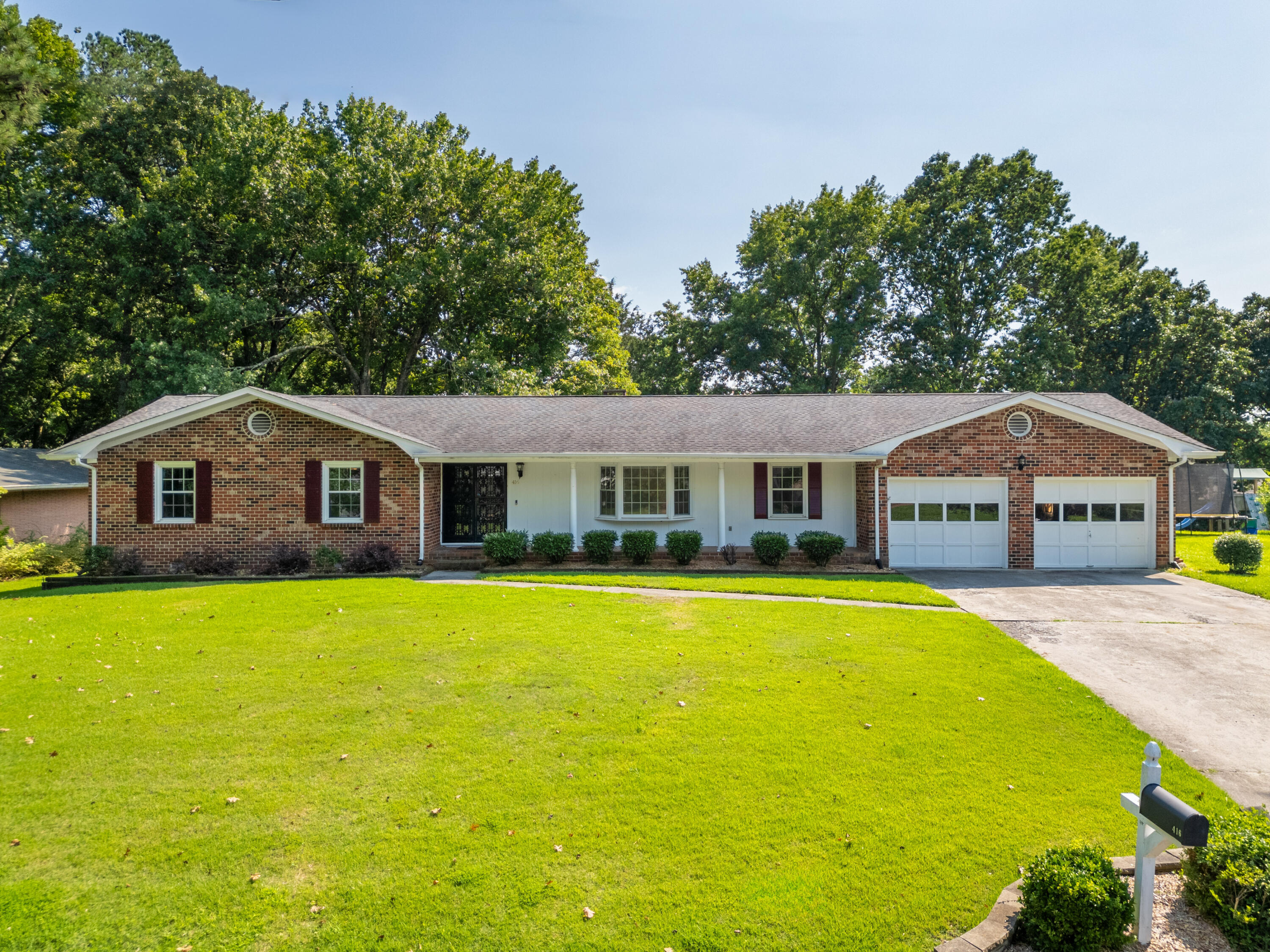 Property Photo: 416 NE Springhill Drive TN 37312
