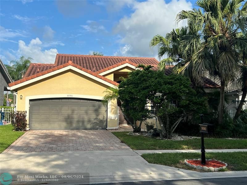 10361 Buena Ventura Dr  Boca Raton FL 33498 photo