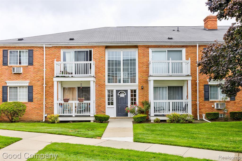 Property Photo: 2445 Torquay Avenue 203 MI 48073 1159