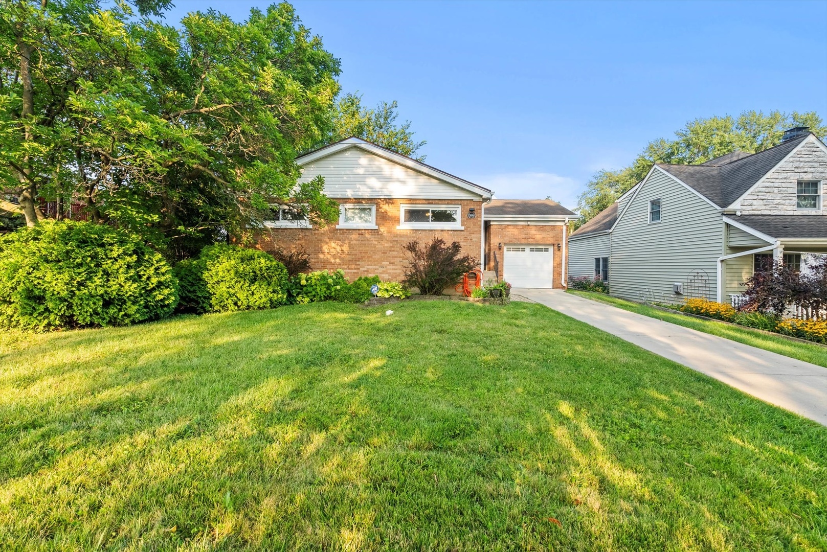 Property Photo:  5109 Grand Avenue  IL 60515 