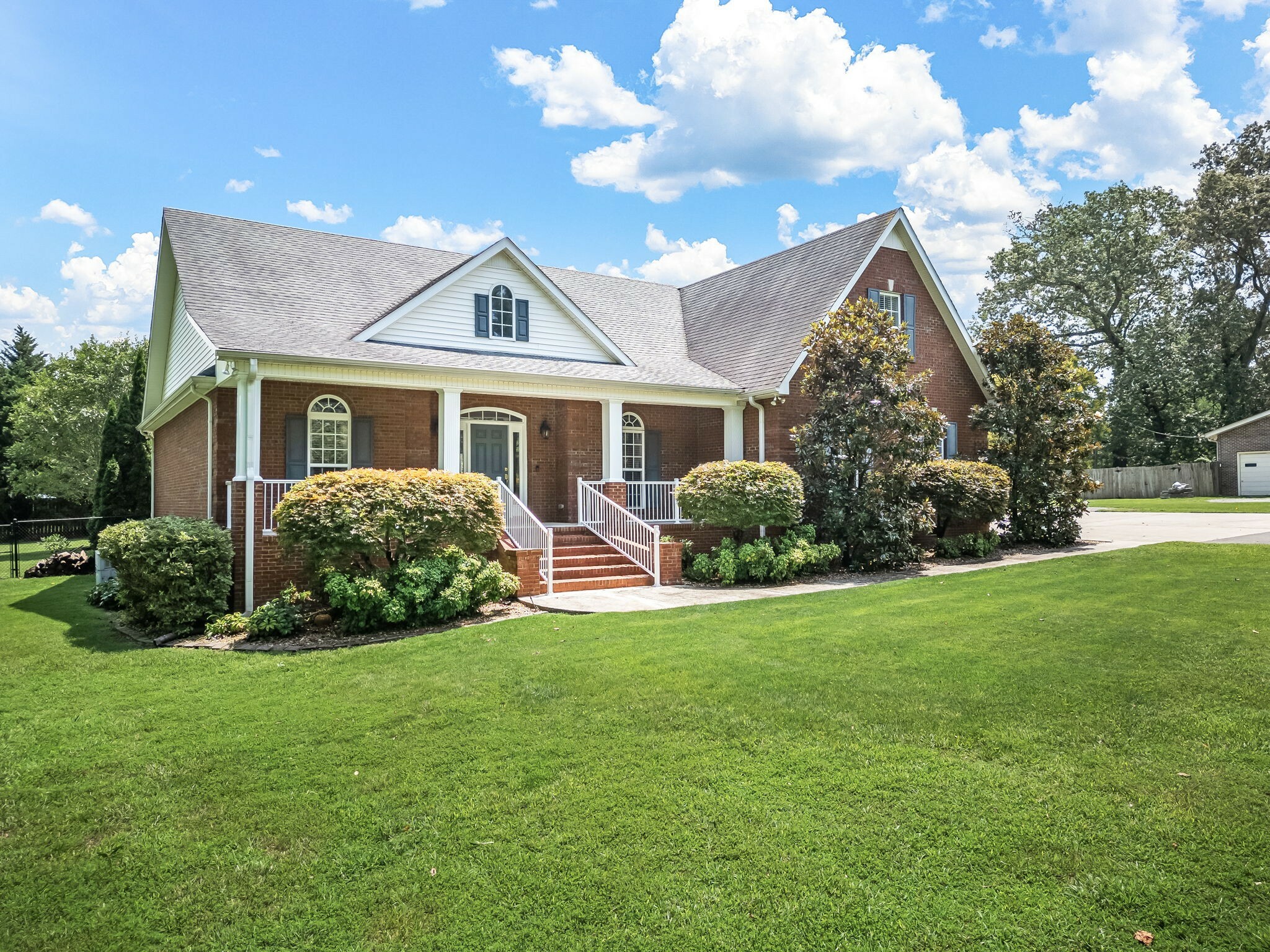 Property Photo:  124 Parkway Rd  TN 37388 