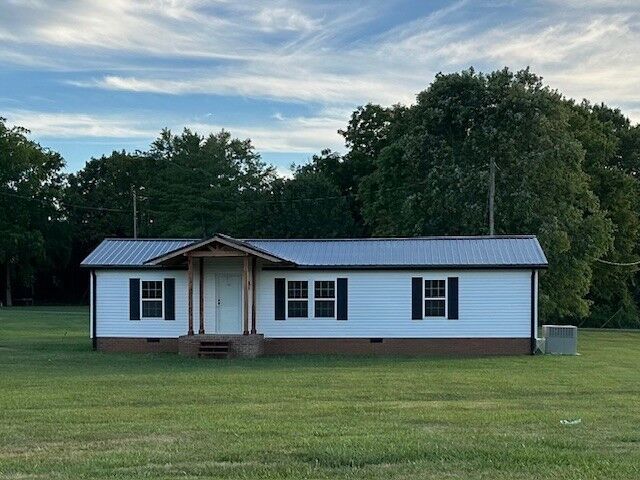 Property Photo: 3329 Highway 41A N TN 37180