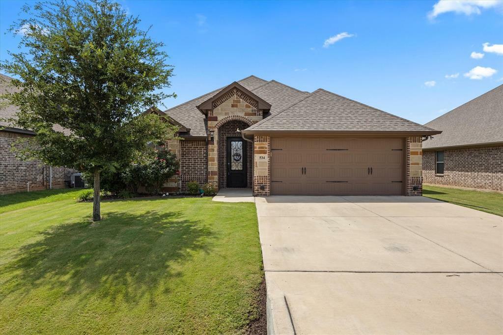 Property Photo:  534 Clearwater Place  TX 76049 