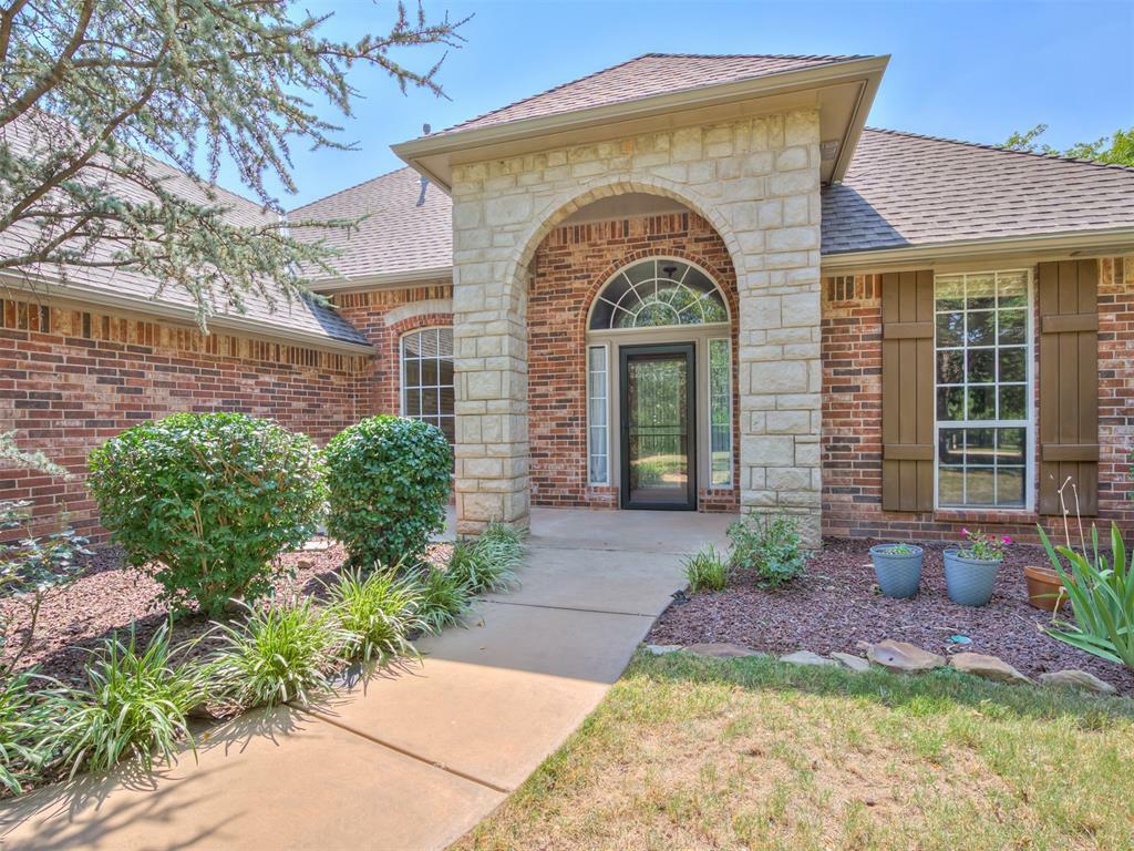 Property Photo:  2225 Nicholas Court  OK 73034 