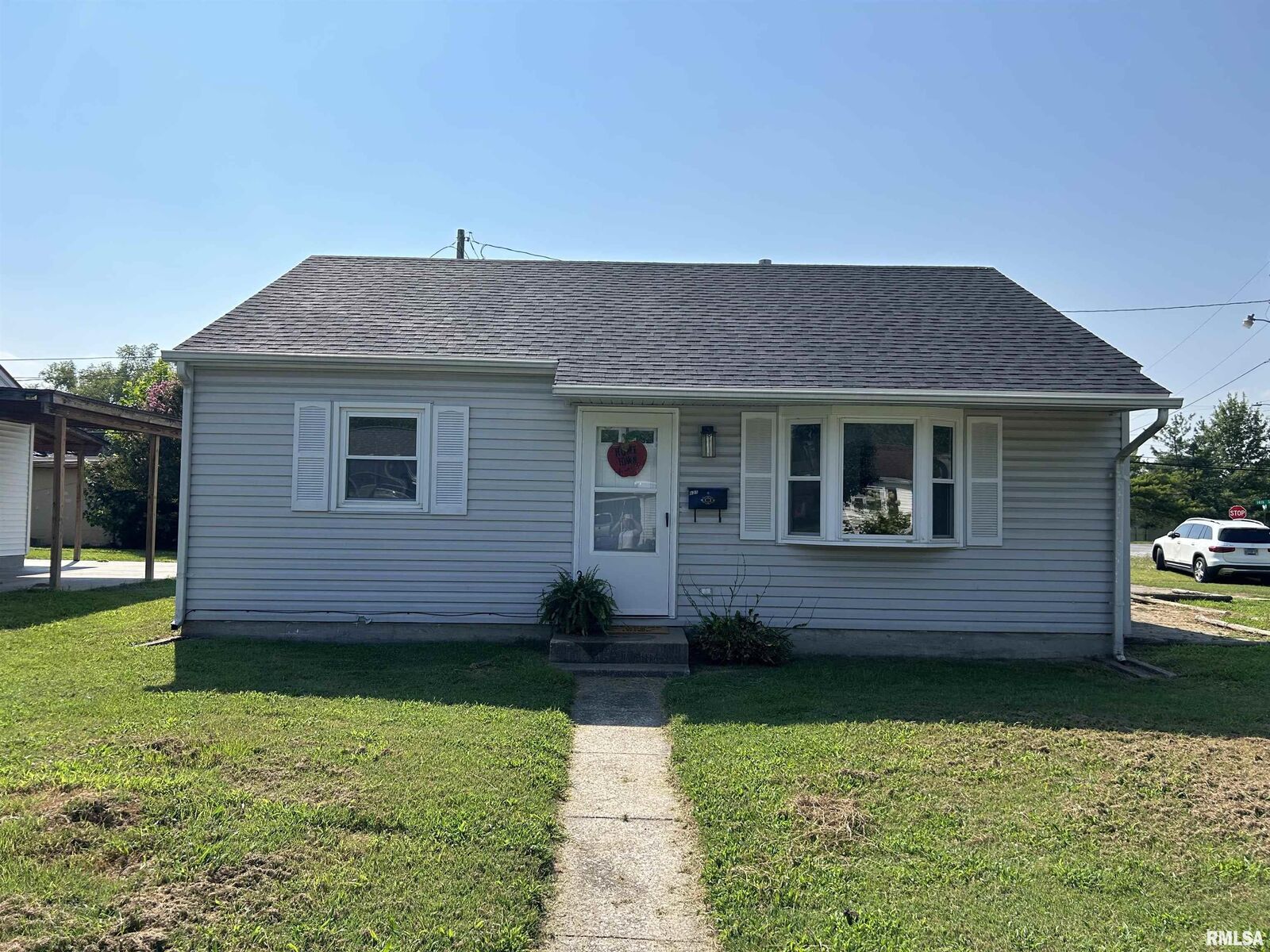 Property Photo:  935 Keough Drive  IL 62966 